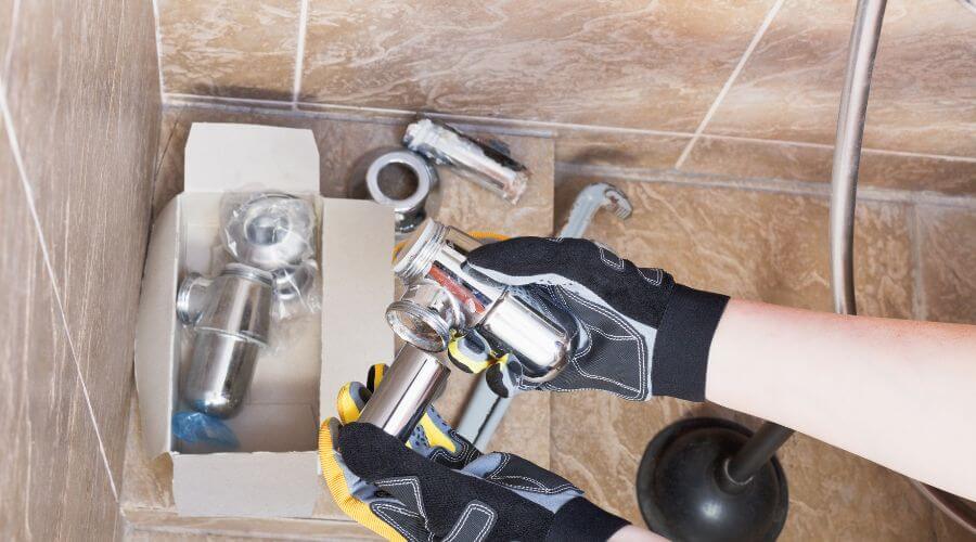 Professional gutter cleaning in Cornish, UT